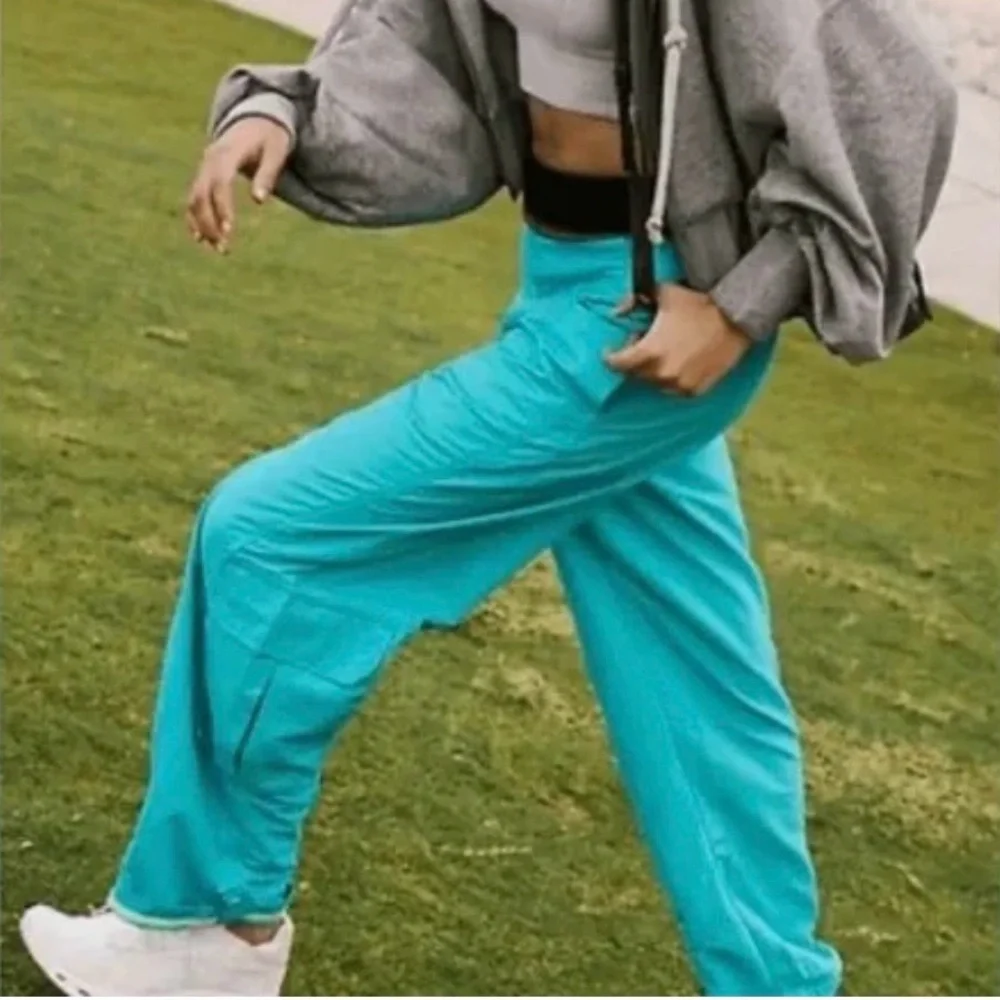 Free People Movement Mesmerize Me Solid Pants Size Medium in Poolside PreLoved - Picture 8 of 8